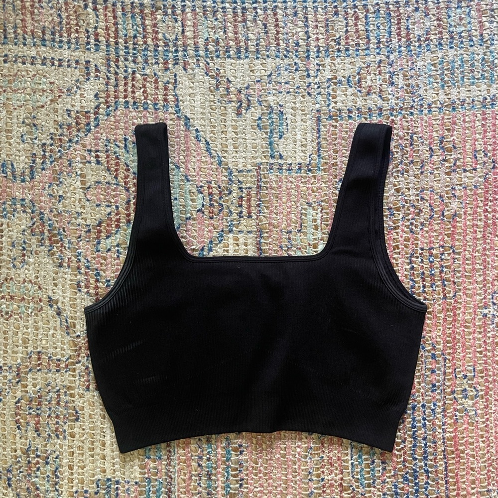 Black workout top